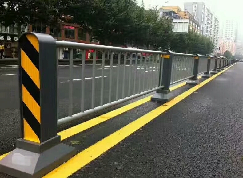 道路護（hù）欄