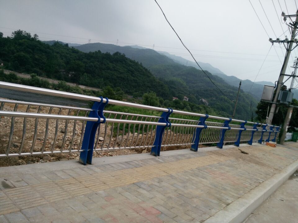 不鏽鋼複合管護欄